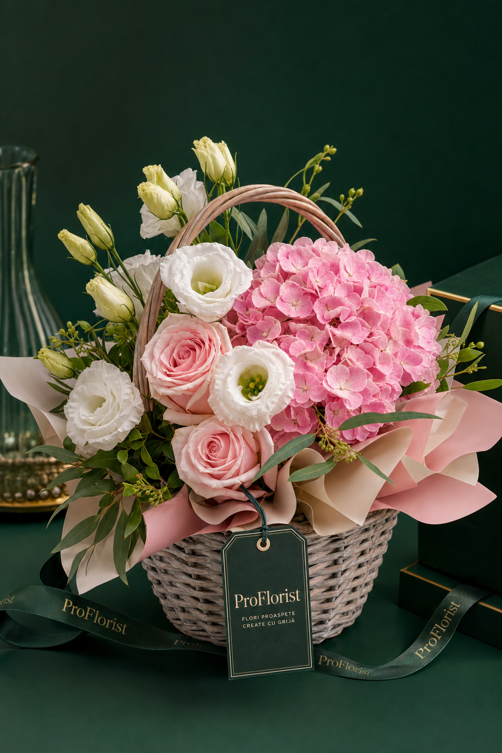 Premium-Blumenarrangement mit weißen und rosa Lisianthus und Hortensien – Bild 3